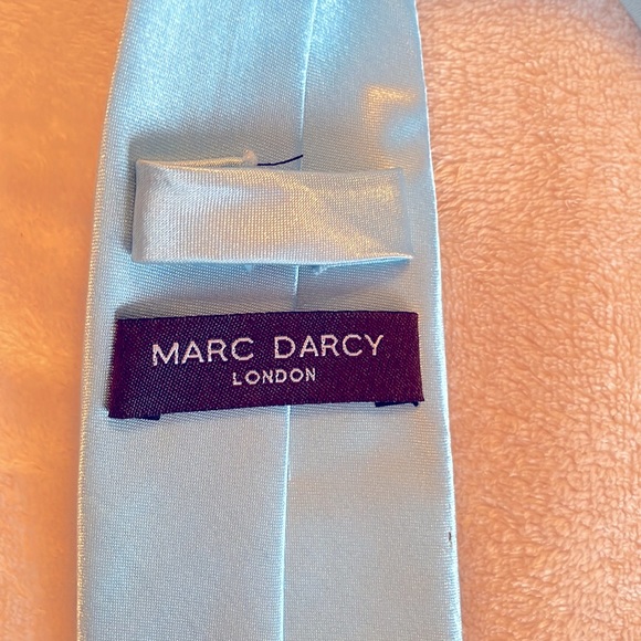 🍁2/$20🍁Men's light blue Marc Darcy tie - Picture 2 of 2